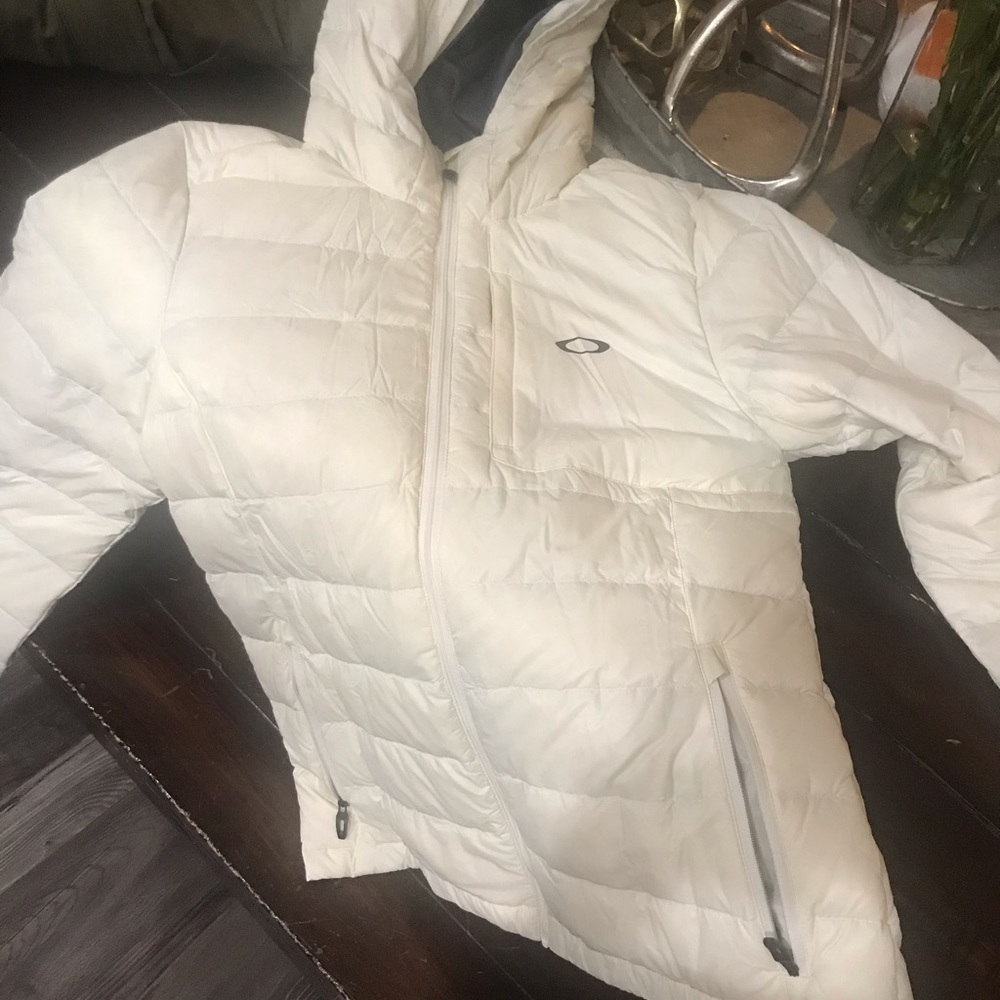 Oakley women’s puff jacket